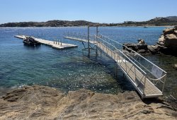 &Pi;&lambda;&omega;&tau;ή &epsilon;&xi;έ&delta;&rho;&alpha; &gamma;&iota;&alpha; &tau;&omicron; &xi;&epsilon;&nu;&omicron;&delta;&omicron;&chi;&epsilon;ί&omicron; Fouqeuts Mykonos - 3