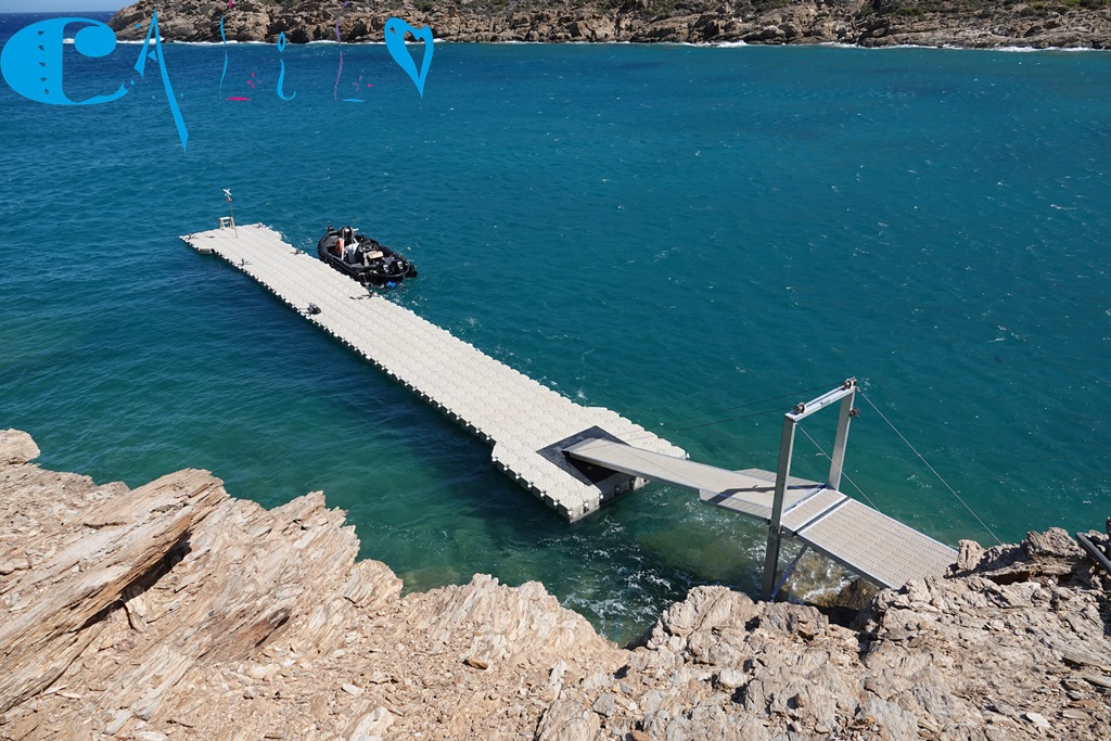 Πλωτή εξέδρα για το Calilo Luxury Beach Resort