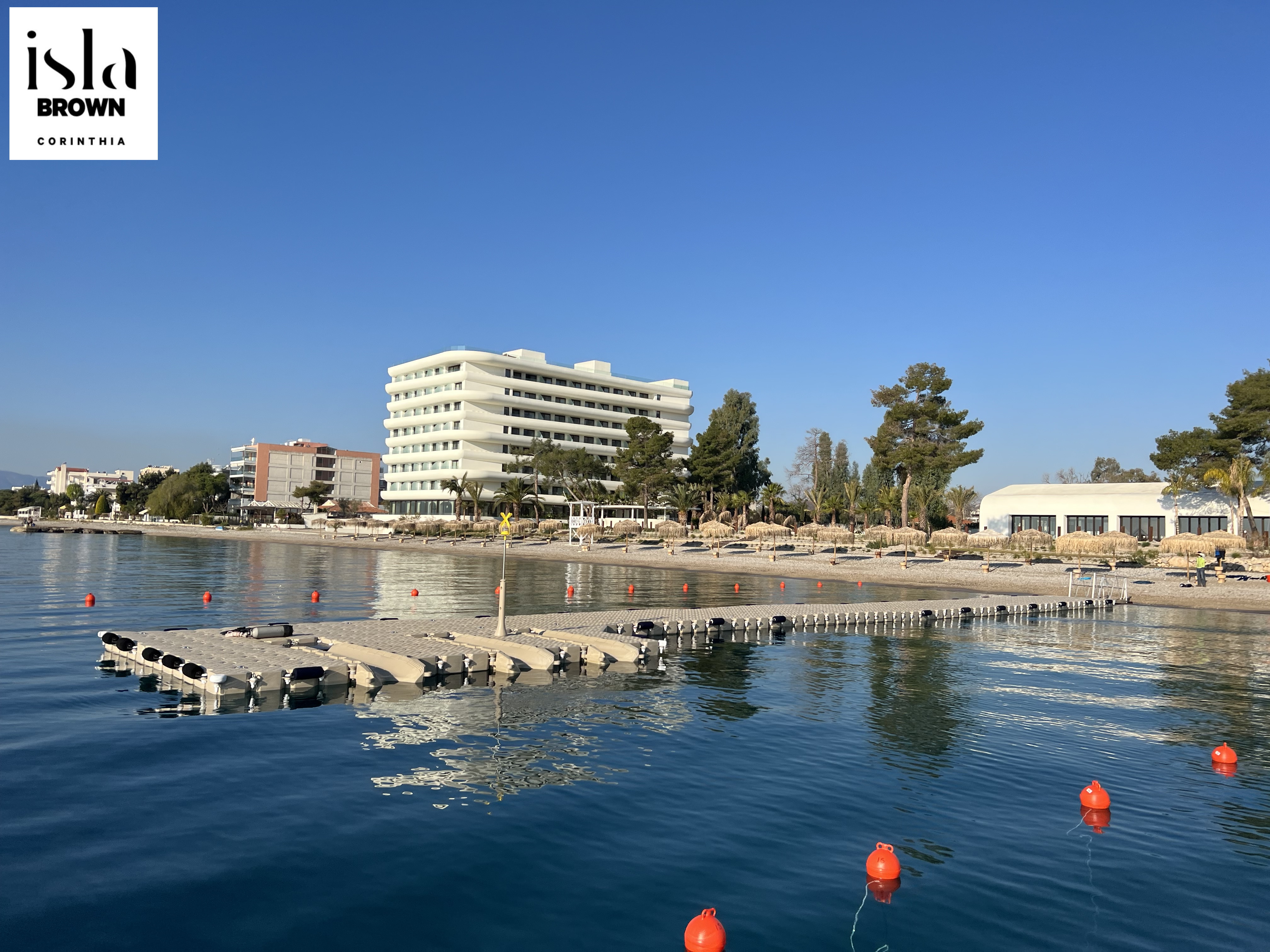 &Pi;&lambda;&omega;&tau;ή &epsilon;&xi;έ&delta;&rho;&alpha; &gamma;&iota;&alpha; &tau;&eta;&nu; Isla Brown Corinthia
