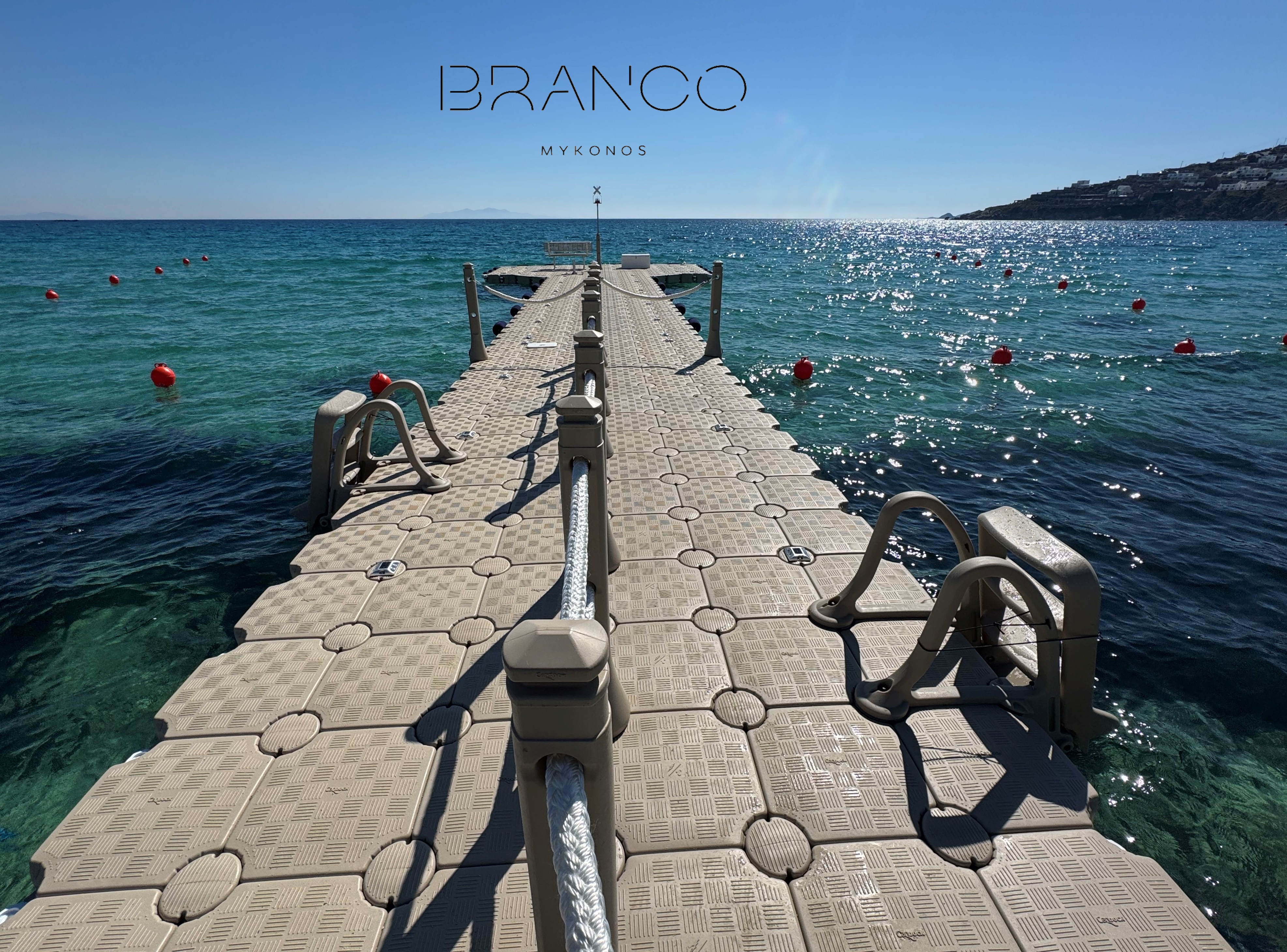 &Pi;&lambda;&omega;&tau;ή &epsilon;&xi;έ&delta;&rho;&alpha; &gamma;&iota;&alpha; &tau;&omicron; &xi;&epsilon;&nu;&omicron;&delta;&omicron;&chi;&epsilon;ί&omicron; Branco Mykonos